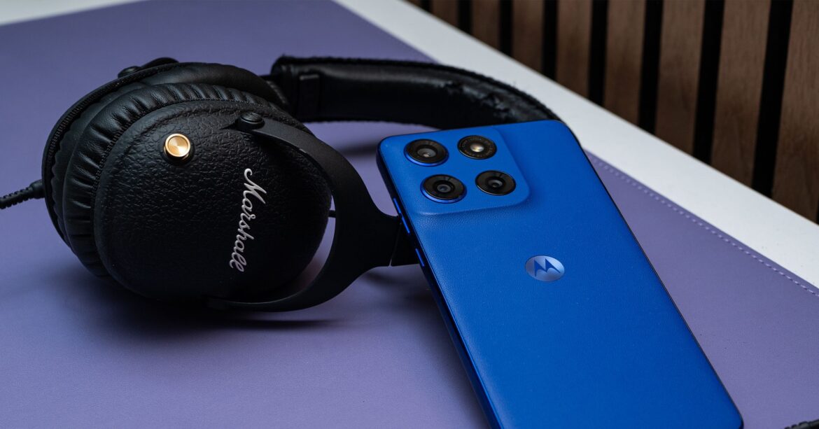 5 Best Phones With Headphone Jacks (2025): Tested and Reviewed