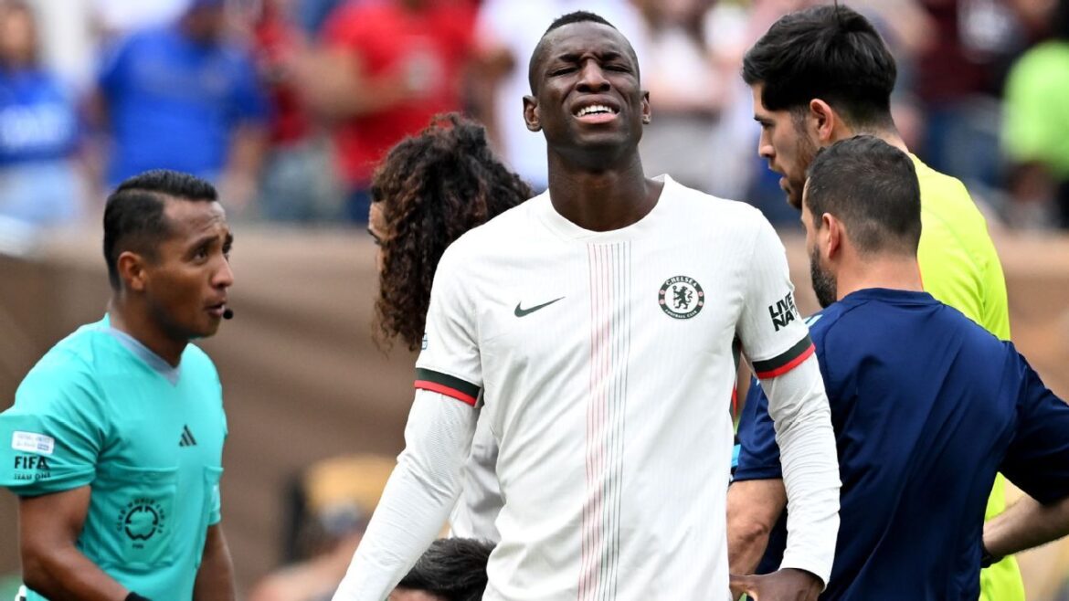 Chelsea's Nicolas Jackson sorry for red card: 'I let you down'