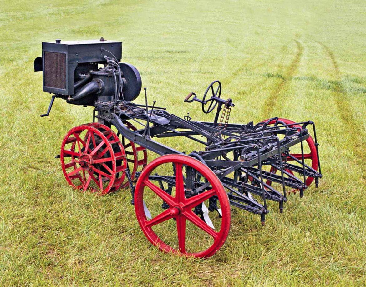 IHC, Universal Tractor, and the 1910s Motor Cultivator Craze