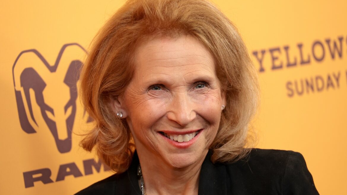 Paramount sale gets a yes from Trump's FCC : NPR