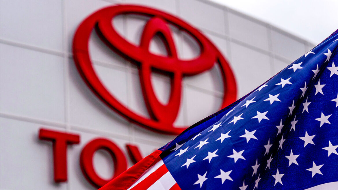 Airbnb boss with glasses made of stars.